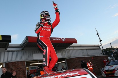 Brands Hatch BTCC: Gordon Shedden champion despite Jason Plato win