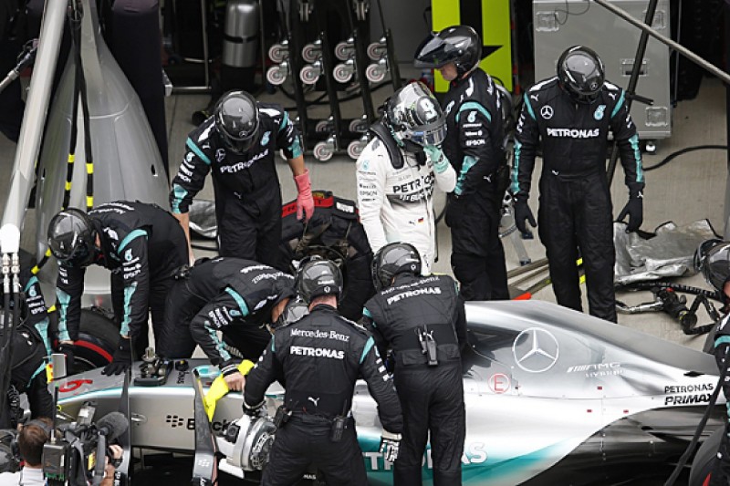 Russian F1 GP: Lewis Hamilton concerned by Nico Rosberg's failure