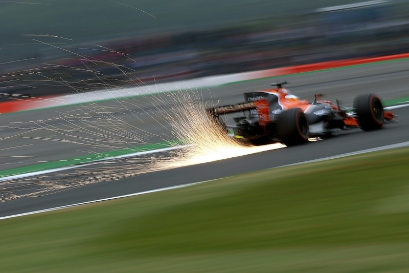 Fernando Alonso pins British GP hopes on F1 'chaos' at Silverstone