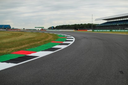 Hamilton says F1 drivers not prepared for Silverstone corner speeds