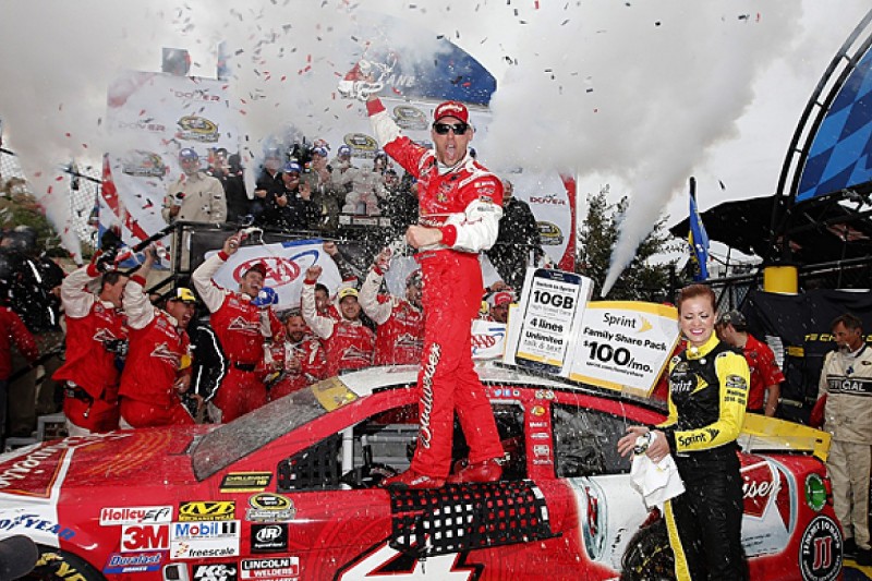 Dover NASCAR: Kevin Harvick dominates, Jimmie Johnson out of Chase