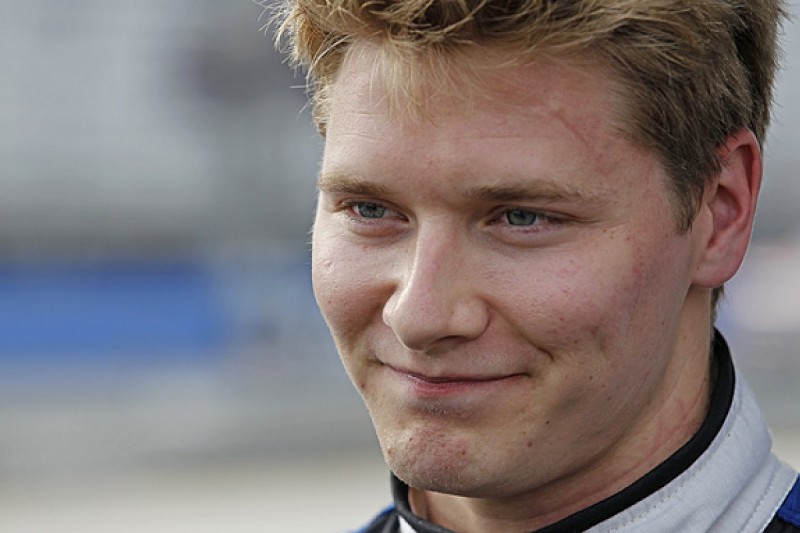 CFH Racing re-signs Josef Newgarden for 2016 IndyCar season