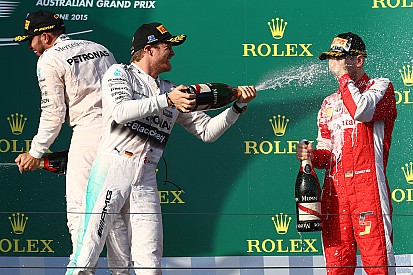 Rosberg invita a Vettel al pit de Mercedes