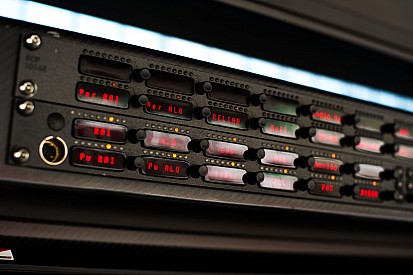 F1 keeps volume low on 'radio clampdown' rules