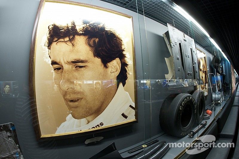 Formula 1 área: Ayrton Senna display