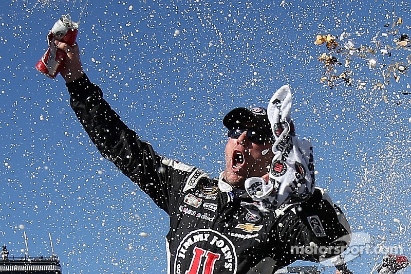 Harvick, a tres pasos de igualar la leyenda