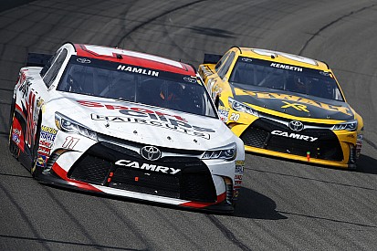 Kenseth, Hamlin show speed but fizzle in Fontana