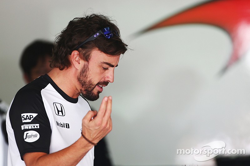 Alonso dismisses wild stories about his concussion