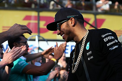 Quejas de Red Bull son "divertidas" para Hamilton