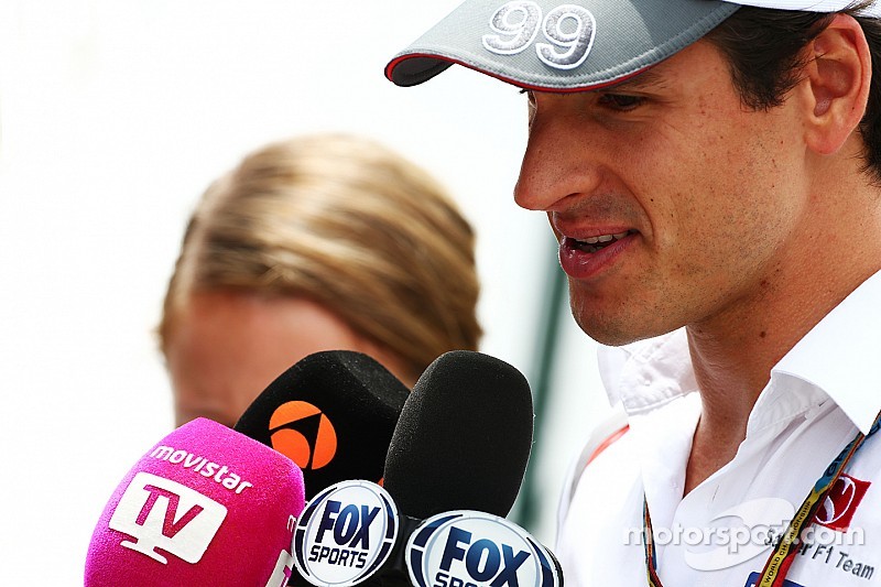 Adrian Sutil, Sauber, con los medios