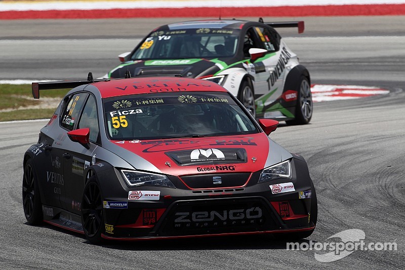 Пилоты SEAT быстрее всех в тренировках дебютного этапа TCR
