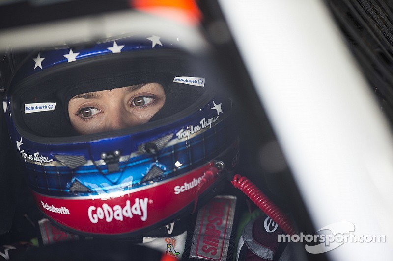 With a little luck, Danica Patrick survives carnage and finishes seventh at Martinsville