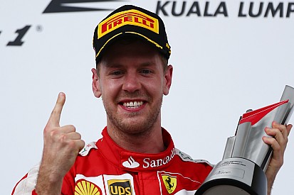 Vettel es mejor embajador de la F1 que Hamilton, según Capelli