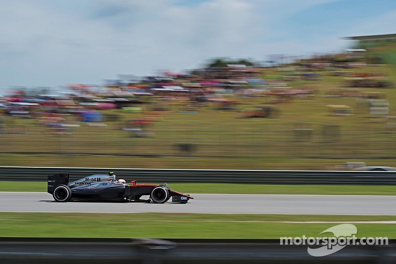 Уотсон: McLaren может стать опасным противником