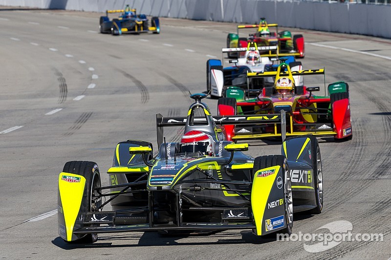 Piquet basks in Long Beach victory glory