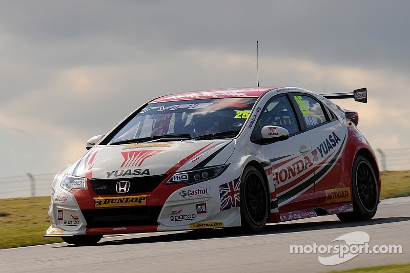 Neal "buoyant" despite subdued qualifying