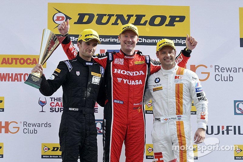 Shedden pips Priaulx in Brands Hatch photo finish