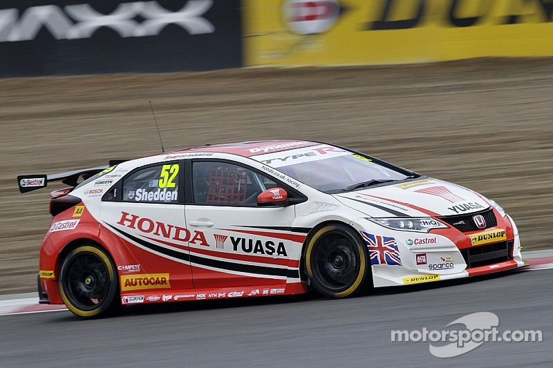 Shedden vence por poco a Priaulx mientras Plato se retira