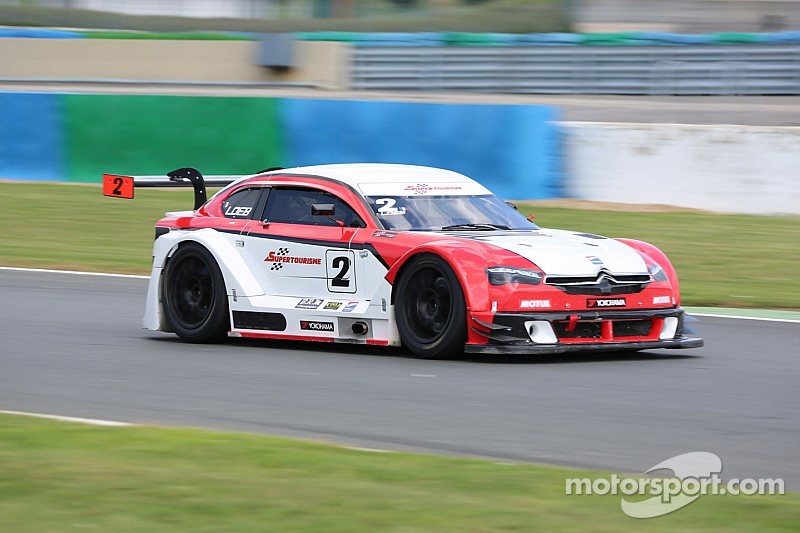 Sébastien Loeb gana en Nogaro