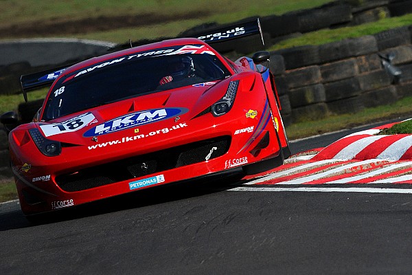 Carroll hangs on to clinch British GT opener