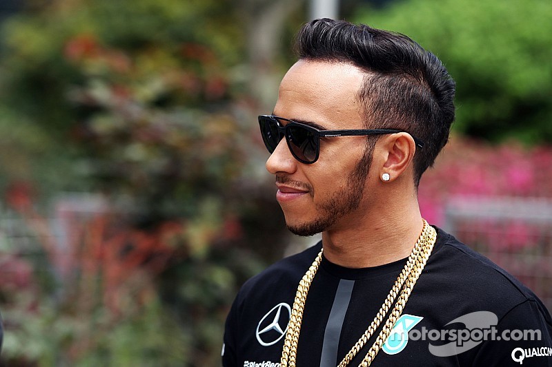 Hamilton "no está estresado" por el avance de Ferrari