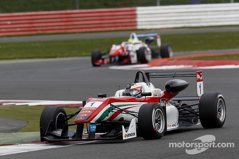 Course 1 - Rosenqvist s'impose sous la pluie de Silverstone