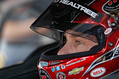 Harvick isn't happy with competitors blocking