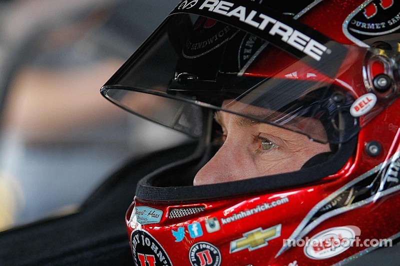 Harvick isn't happy with competitors blocking