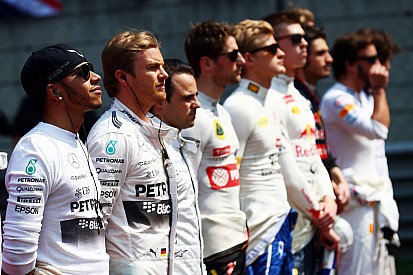 Drivers' and constructors' standings after Chinese GP