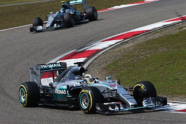 Wolff dédramatise l'incident entre Hamilton et Vettel dans le tour de mise en grille