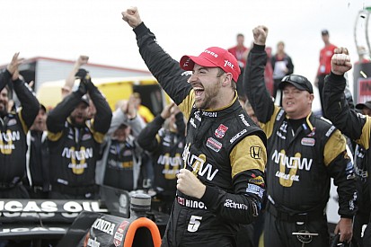 Hinchcliffe wins rain-marred and crash-filled race NOLA