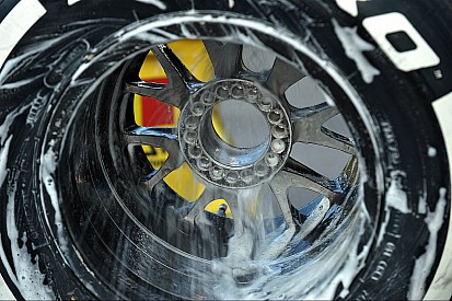 Pirelli lleva a Bahrein compuestos medio y blando