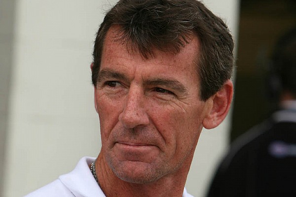 Troy Corser prêt à défendre son image contre JR Racing