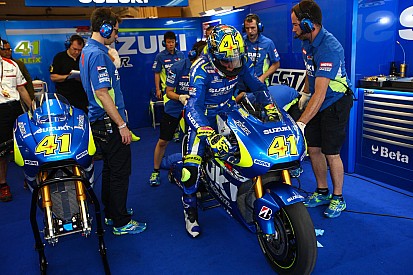 EL1 - Aleix Espargaró en tête sur une piste poussiéreuse
