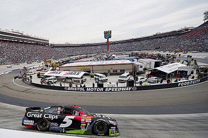 Kahne and Earnhardt top first Sprint Cup practice at Bristol
