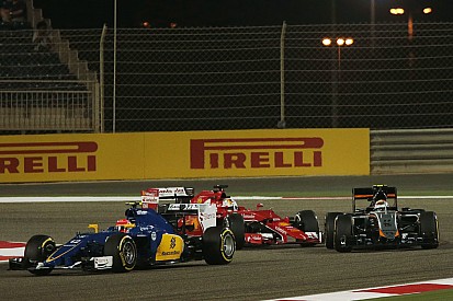 Vettel evita una penalización en la grilla de Baréin