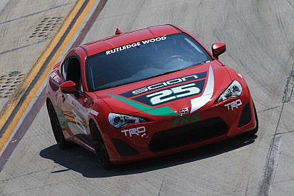 A runaway and a steal in Toyota Pro/Celebrity race
