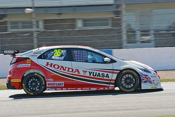 Neal holds off Jordan to win chaotic Donington finale