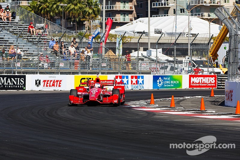 Scott Dixon ravi de vaincre le signe indien à Long Beach