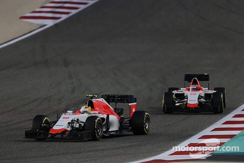 Roberto Merhi, Manor F1 Team devant Will Stevens, Manor F1 Team