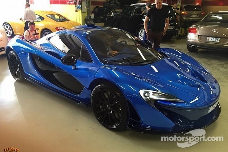Хэмилтон хочет купить McLaren P1
