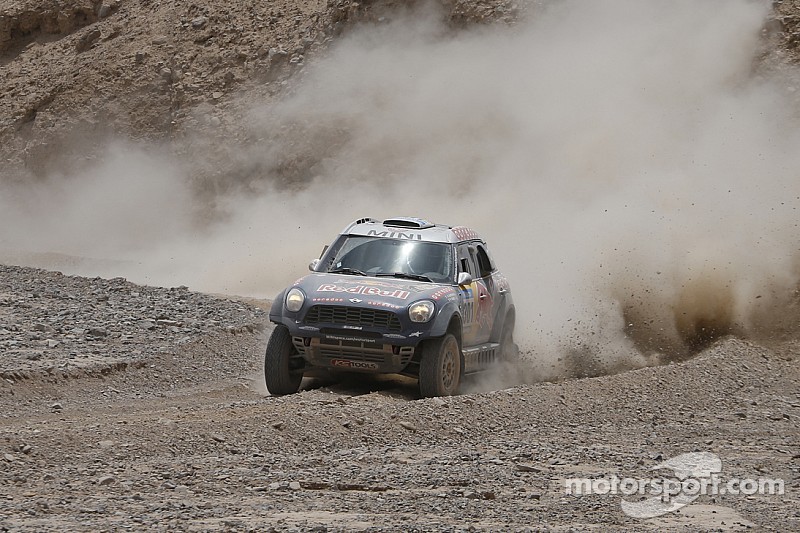 Nasser Al-Attiyah gana el Sealine Cross-Country Rally de Qatar
