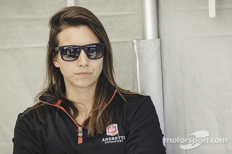 De Silvestro quiere seguir corriendo contra los hombres