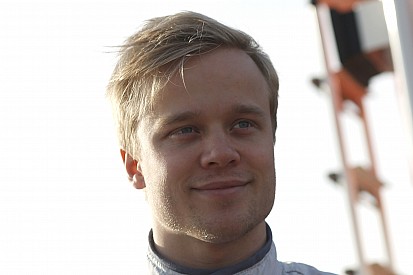 Felix Rosenqvist perpétue sa domination avec la pole position