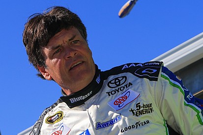 Trouble starts early at Talladega