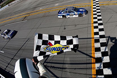 Emotivo triunfo de Dale Earnhardt Jr en Talladega