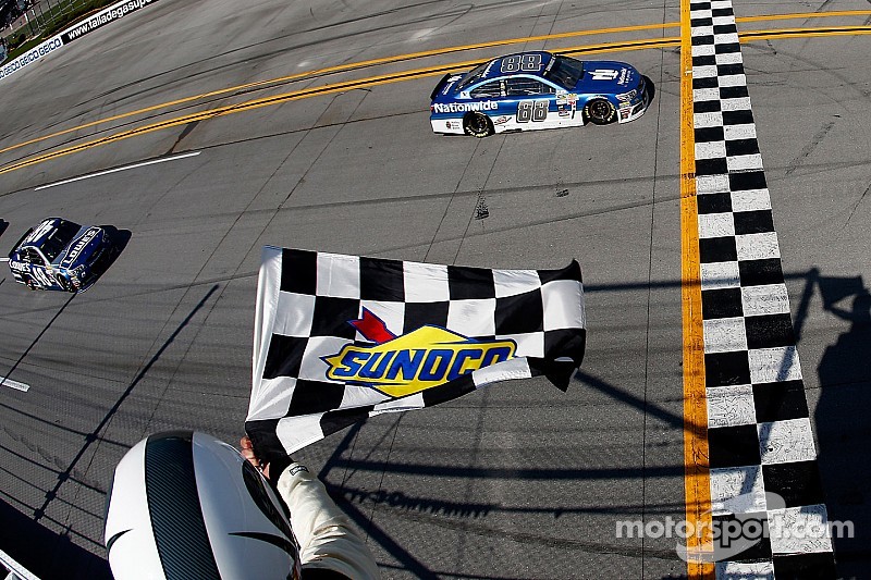 Emotivo triunfo de Dale Earnhardt Jr en Talladega
