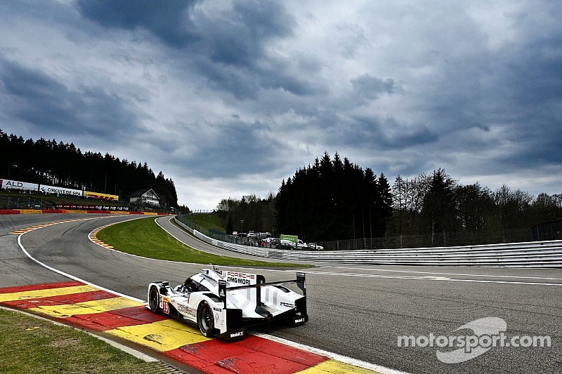 #19 Porsche Team Porsche 919 Hybrid: Nico Hulkenberg, Earl Bamber, Nick Tandy