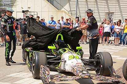 Townsend Bell pays tribute to Jeff Gordon with Indy 500 car