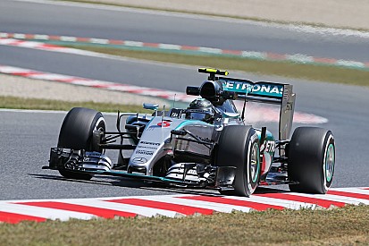 Rosberg vuelve al frente en la última práctica